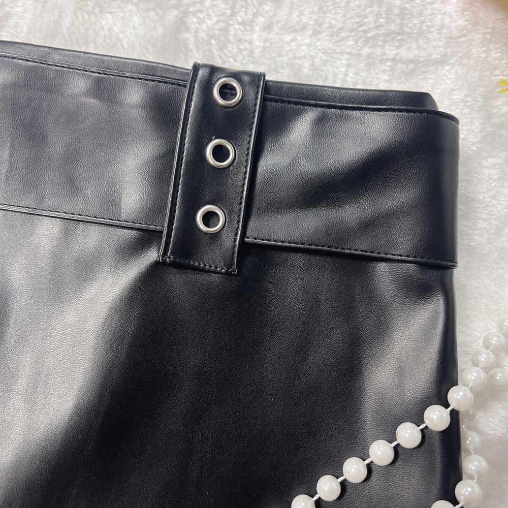 OM- 2025 Same style as the hot girl y2k retro nightclub sexy low-waist PU leather mini skirt